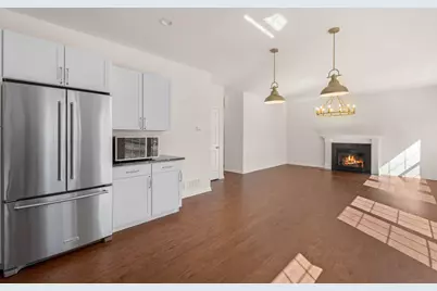 1824  Forestview Ct, Lake Geneva, WI 53147 - Photo 5
