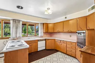 11738 W Hayes Ave, West Allis, WI 53227 - Photo 9