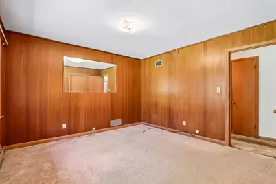 11738 W Hayes Ave, West Allis, WI 53227 - Photo 13