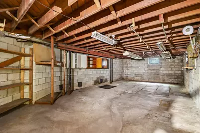 11738 W Hayes Ave, West Allis, WI 53227 - Photo 23