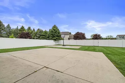 1322  Silent Sunday Ct, Racine, WI 53402 - Photo 33