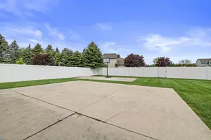 1322 Silent Sunday Ct, Racine, WI 53402 - Photo 33