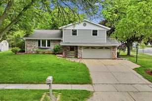 1880 Stardust Dr, Waukesha, WI 53186 - Photo 33