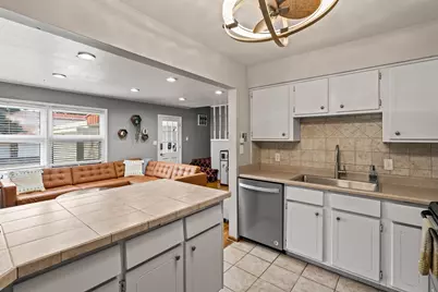 3119 W King Arthurs Ct, Greenfield, WI 53221 - Photo 13