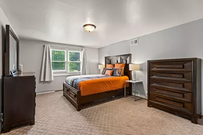 3119 W King Arthurs Ct, Greenfield, WI 53221 - Photo 15