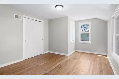 7438 N Seneca Rd, Fox Point, WI 53217 - Photo 21