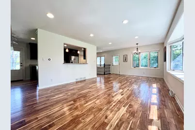 2525  Tilton Ln, Brookfield, WI 53045 - Photo 7