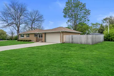 7729 W Cold Spring Rd, Greenfield, WI 53220 - Photo 27