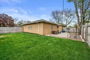 7729 W Cold Spring Rd, Greenfield, WI 53220 - Photo 25