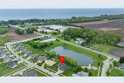 3013  Crosswinds Dr, Racine, WI 53403 - Photo 3