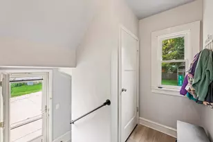 9009 W Cold Spring Rd, Greenfield, WI 53228 - Photo 27
