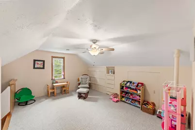 9009 W Cold Spring Rd, Greenfield, WI 53228 - Photo 25