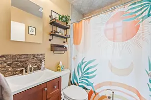 9009 W Cold Spring Rd, Greenfield, WI 53228 - Photo 21
