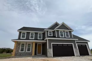 490 Talbots Woods Dr, Dousman, WI 53118 - Photo 1