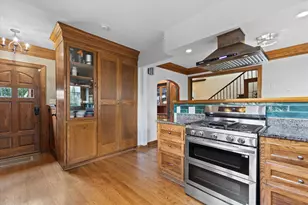 6537 Washington Cir, Wauwatosa, WI 53213 - Photo 17