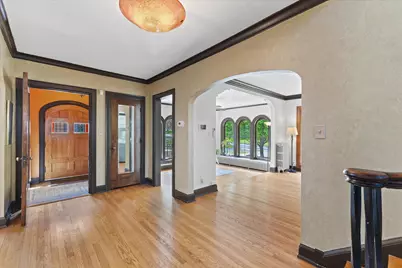 6537  Washington Cir, Wauwatosa, WI 53213 - Photo 5
