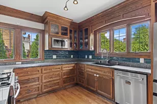 6537 Washington Cir, Wauwatosa, WI 53213 - Photo 15