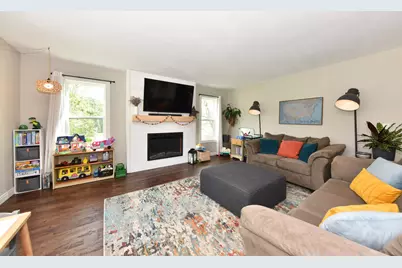 W163N10464  Ridgeview Ln, Germantown, WI 53022 - Photo 3