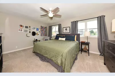 W163N10464  Ridgeview Ln, Germantown, WI 53022 - Photo 9
