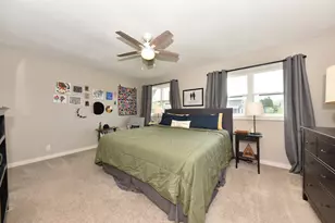 W163N10464 Ridgeview Ln, Germantown, WI 53022 - Photo 9