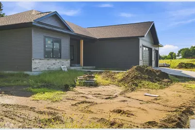 1368  Academy Dr, Holmen, WI 54636 - Photo 5