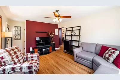 608  Williams Ave, South Milwaukee, WI 53172 - Photo 3