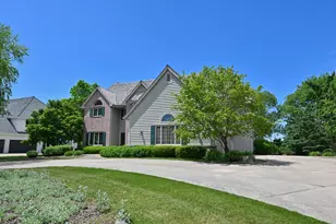 4665 Hastings Dr, Brookfield, WI 53045 - Photo 3