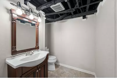 2556 N 96th St, Wauwatosa, WI 53226 - Photo 39