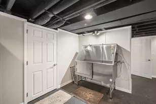 2556 N 96th St, Wauwatosa, WI 53226 - Photo 37
