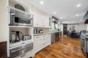 2556 N 96th St, Wauwatosa, WI 53226 - Photo 9