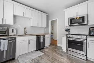 609 E Lake View Ave, Whitefish Bay, WI 53217 - Photo 11