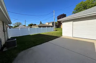3770 S 93rd St, Milwaukee, WI 53228 - Photo 19