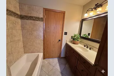 3770 S 93rd St, Milwaukee, WI 53228 - Photo 9
