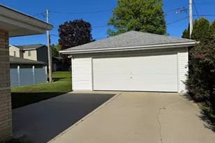 3770 S 93rd St, Milwaukee, WI 53228 - Photo 3