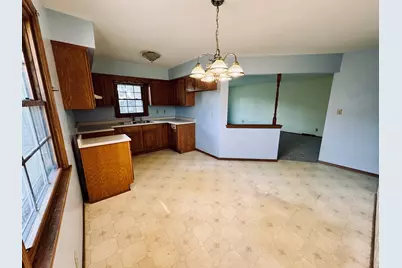 3770 S 93rd St, Milwaukee, WI 53228 - Photo 11