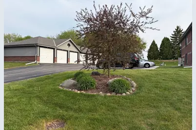 S75W16775  Jacob Ct, Muskego, WI 53150 - Photo 3