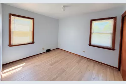 1024  Illinois St, Racine, WI 53405 - Photo 13