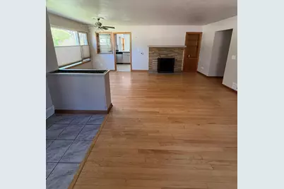 1024  Illinois St, Racine, WI 53405 - Photo 5