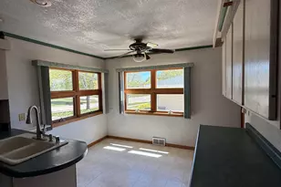 1024 Illinois St, Racine, WI 53405 - Photo 9