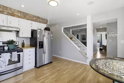2675 N 113th St, Wauwatosa, WI 53226 - Photo 9