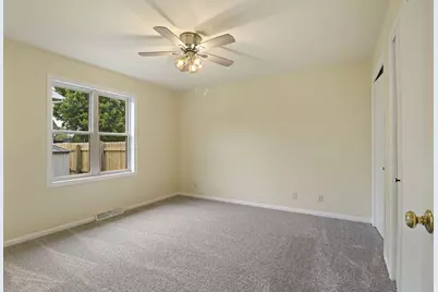5117  58th St, Kenosha, WI 53144 - Photo 13