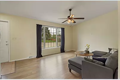 5117  58th St, Kenosha, WI 53144 - Photo 3