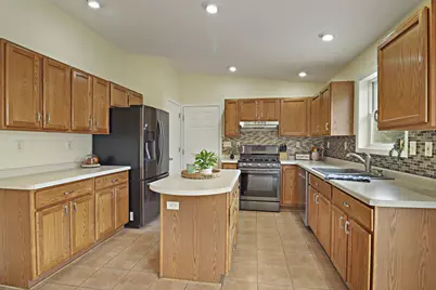 5117  58th St, Kenosha, WI 53144 - Photo 5