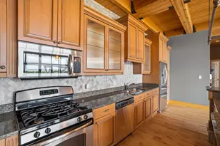 601 E Erie St, Milwaukee, WI 53202 - Photo 11