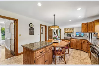 W68N347  Palmetto Ave, Cedarburg, WI 53012 - Photo 5