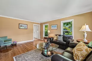 W68N347 Palmetto Ave, Cedarburg, WI 53012 - Photo 9
