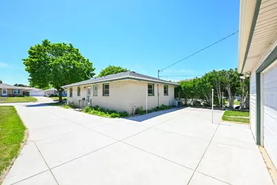 2508 W Halsey Ave, Milwaukee, WI 53221 - Photo 29