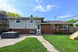 924 Montclair Dr, Racine, WI 53402 - Photo 17
