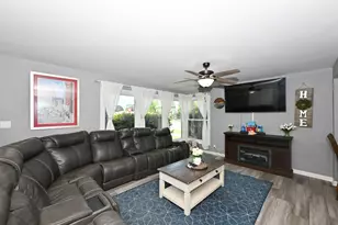 924 Montclair Dr, Racine, WI 53402 - Photo 3