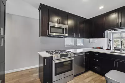 1159 E Kane Pl #1159A, Milwaukee, WI 53202 - Photo 9